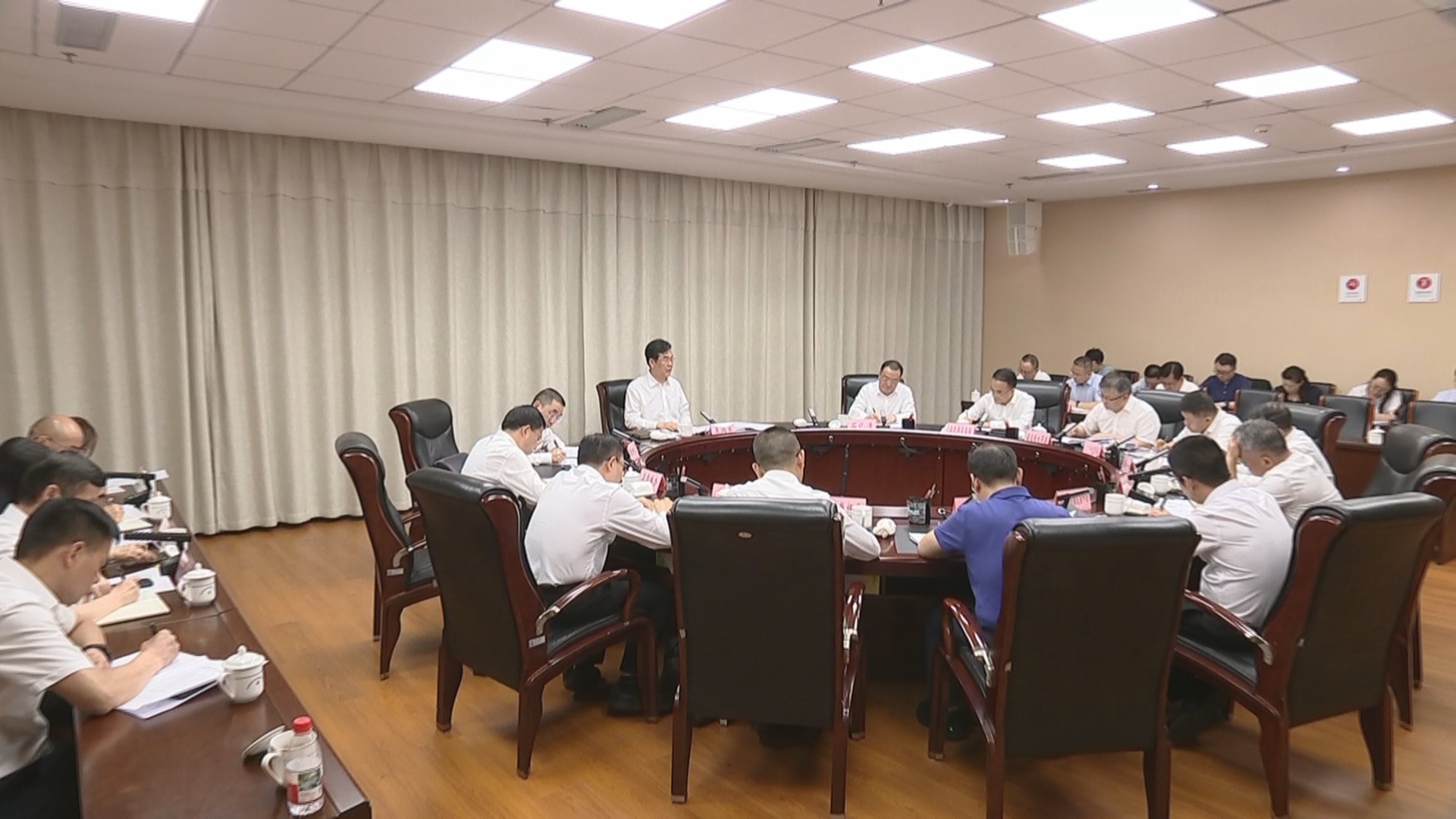 贵州新闻联播丨李炳军在调研招投标工作时强调 加大招投标领域突出问题系统整治力度 更好服务和推动全省高质量发展
