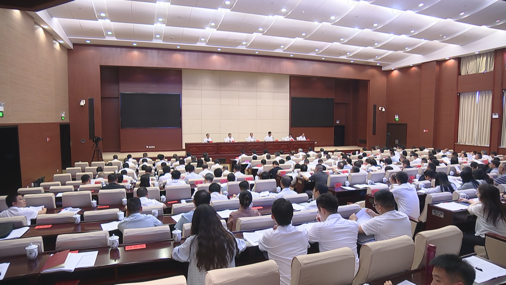 贵州新闻联播丨徐麟在全省推进常态化帮扶持续巩固拓展脱贫攻坚成果工作会议上强调 抓实抓细常态化帮扶 扎实推进乡村全面振兴 为在中国式现代化进程中展现贵州新风采筑牢坚实底座