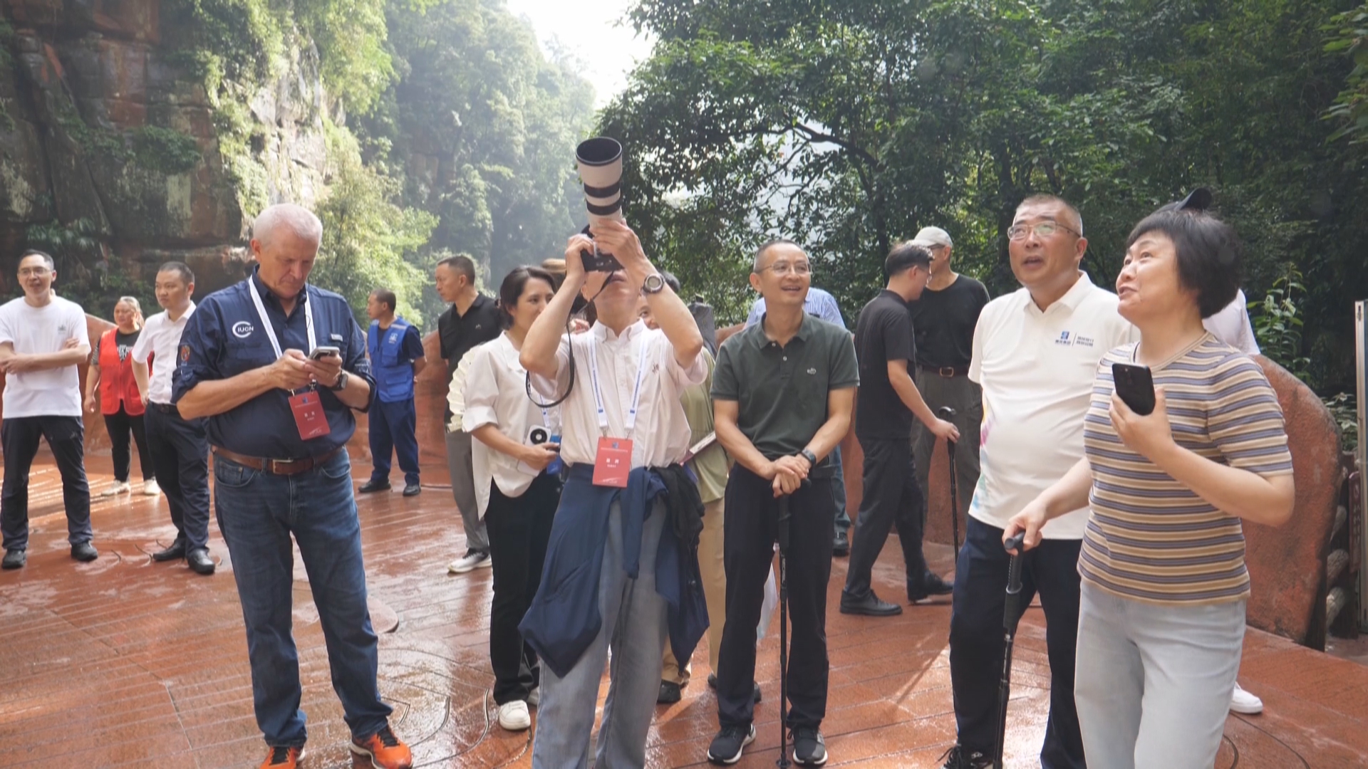 贵州新闻联播丨【美丽中国贵州行】生态文明贵阳国际论坛研讨会专家考察团走进遵义铜仁 探寻贵州“两山”转化生态发展密码