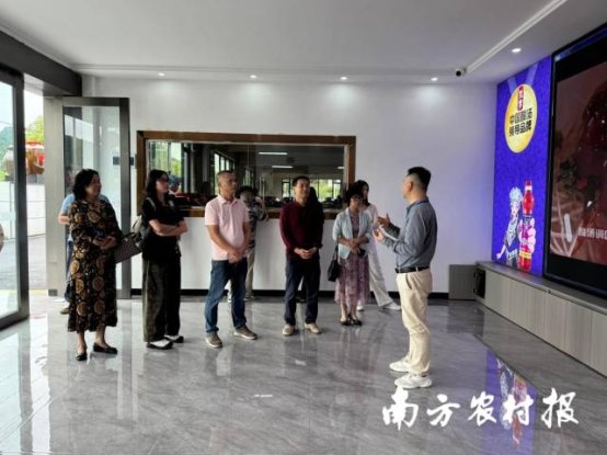 产地行走进玉梦酸汤厂。