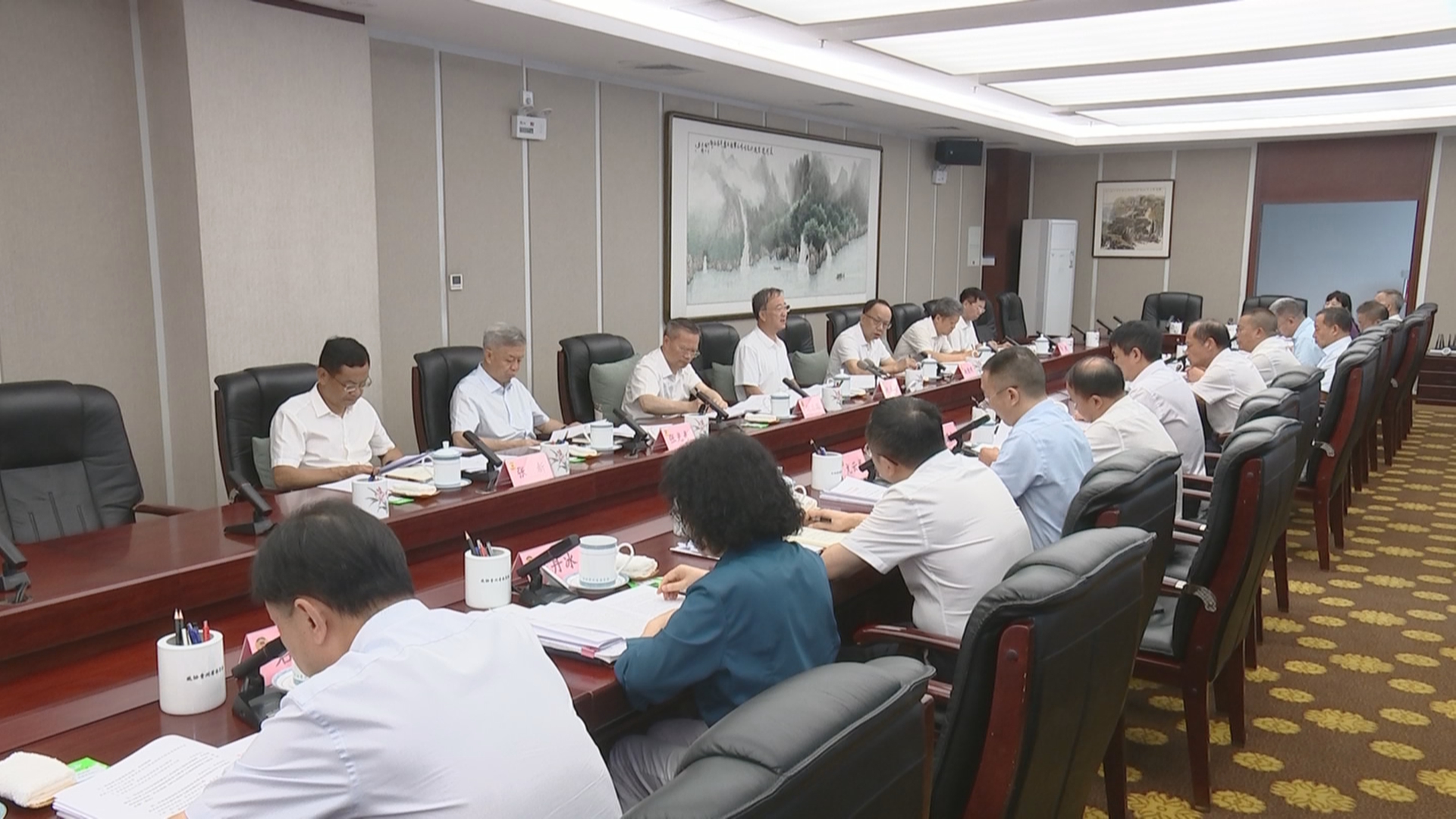 贵州新闻联播丨省政协党组召开扩大会议 深入学习贯彻习近平党建思想 听取机关党组和各专委会分党组工作情况汇报