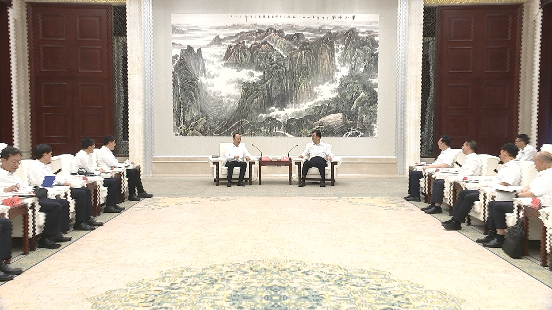 贵州新闻联播丨李炳军会见中国化学工程集团董事长莫鼎革