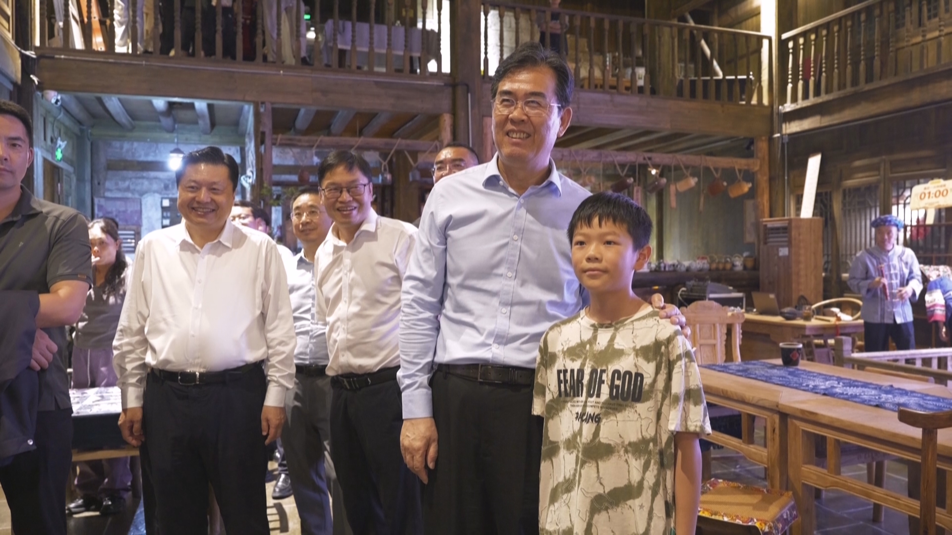 贵州新闻联播丨李炳军在安顺市调研时强调 发挥比较优势加快旅游业提质升级 为高质量发展提供坚实支撑