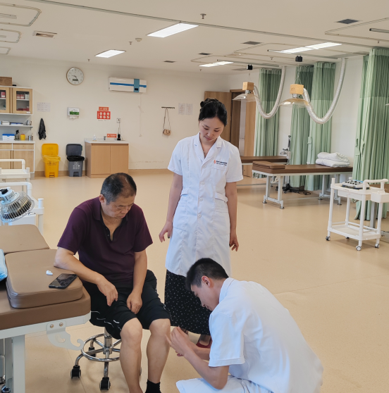 时珍学院老师2