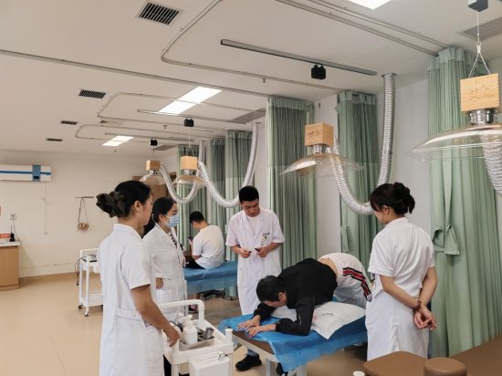 时珍学院老师