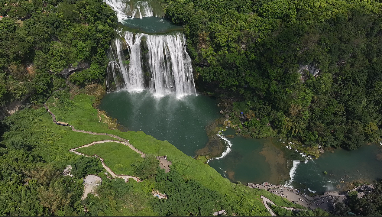 清凉一夏 野趣畅游丨水雾扑面，彩虹隐现！黄果树陡坡塘，把浪漫藏进了轰鸣里