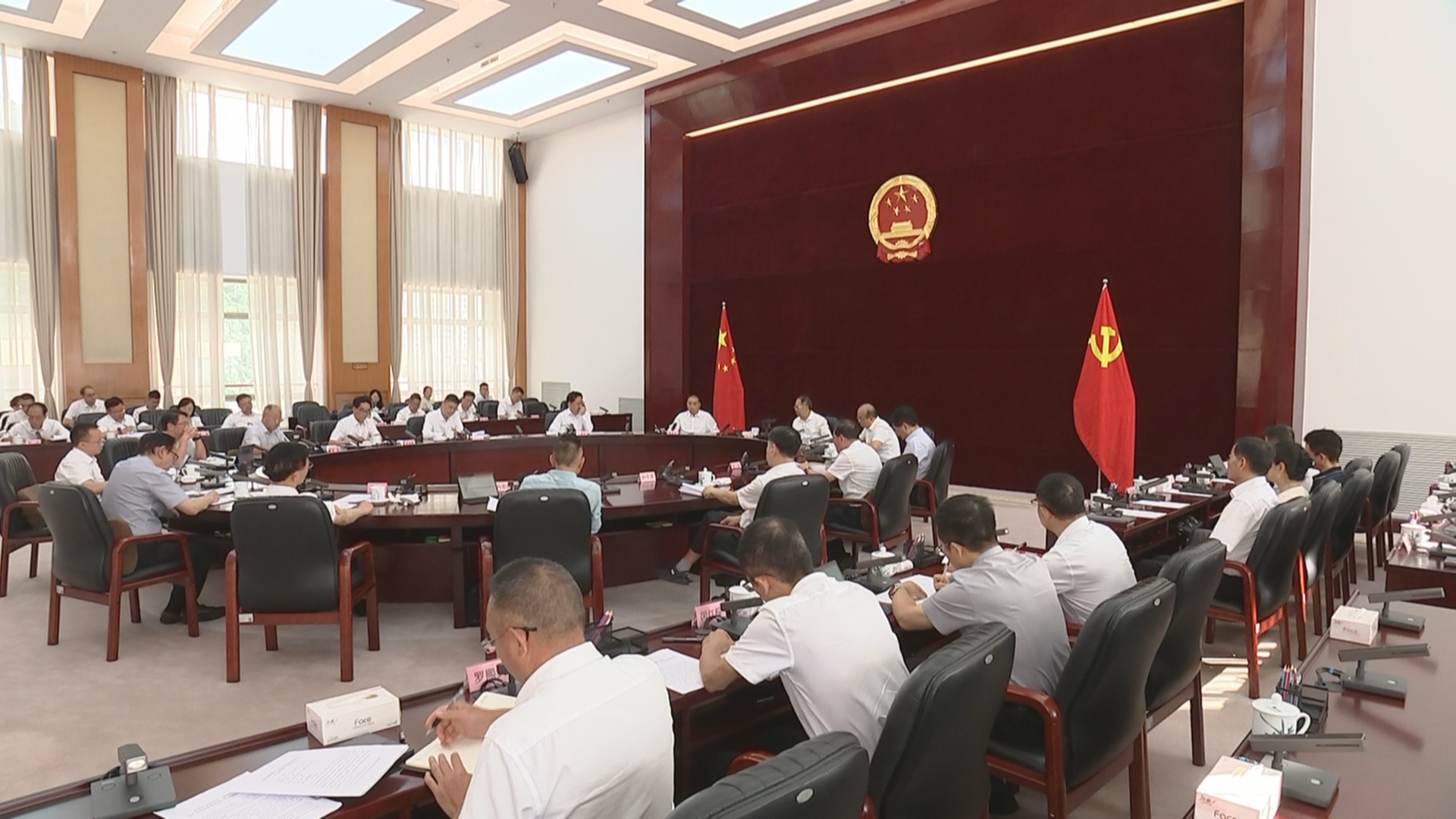 贵州新闻联播｜省人大常委会党组理论学习中心组集中学习研讨会召开
