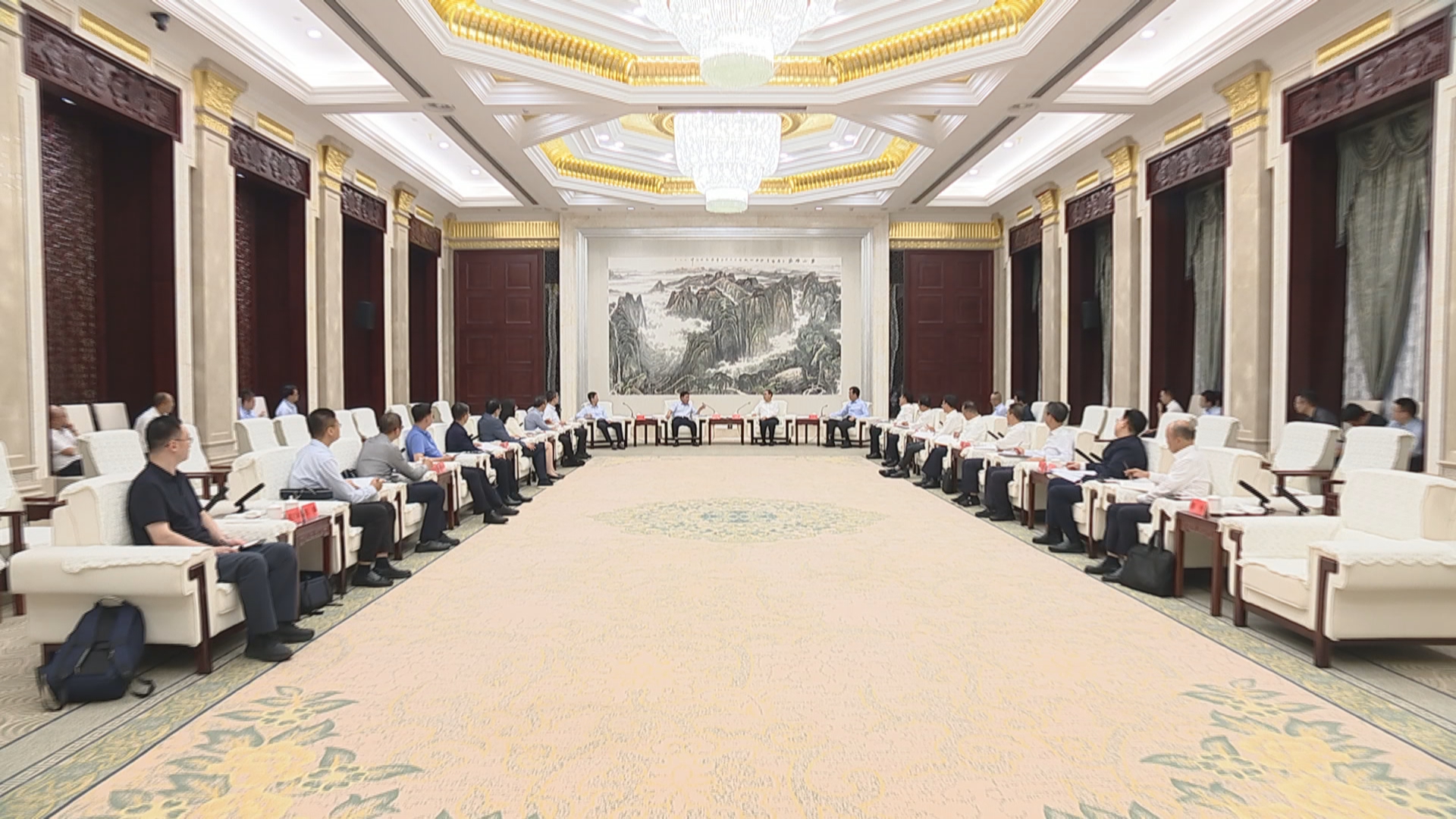 贵州新闻联播丨徐麟李炳军会见中国人民银行行长潘功胜