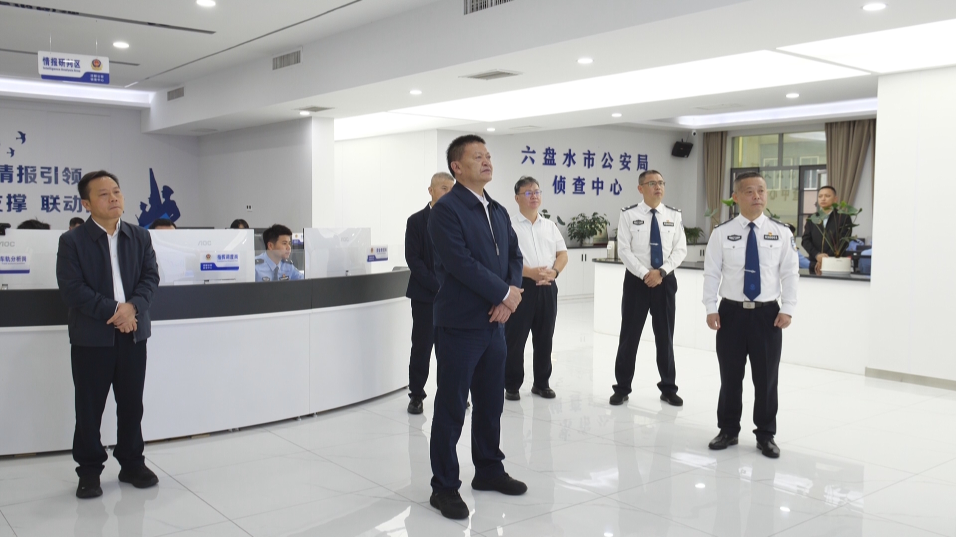 贵州新闻联播丨马汉成到六盘水市调研深化扫黑除恶专项斗争和易地搬迁后续扶持工作