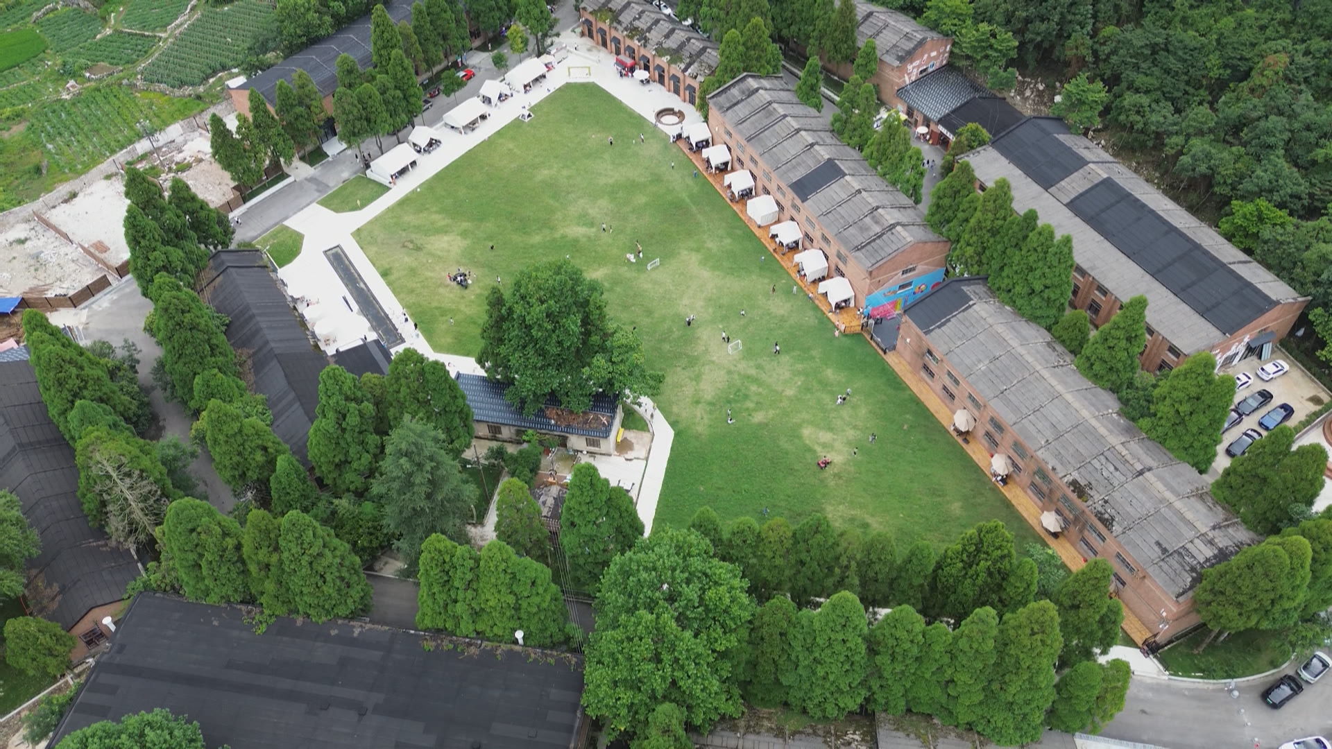 贵州新闻联播丨气候引客 服务安客 安顺以特色旅居解锁“留客”密码