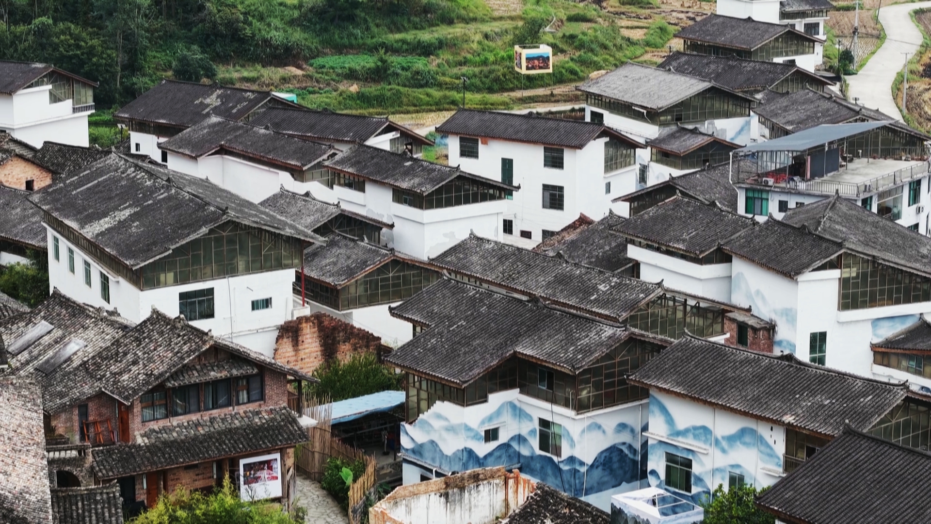 贵州新闻联播丨多元业态赋能旅居经济 贵州让游客从“打卡”变“安居”