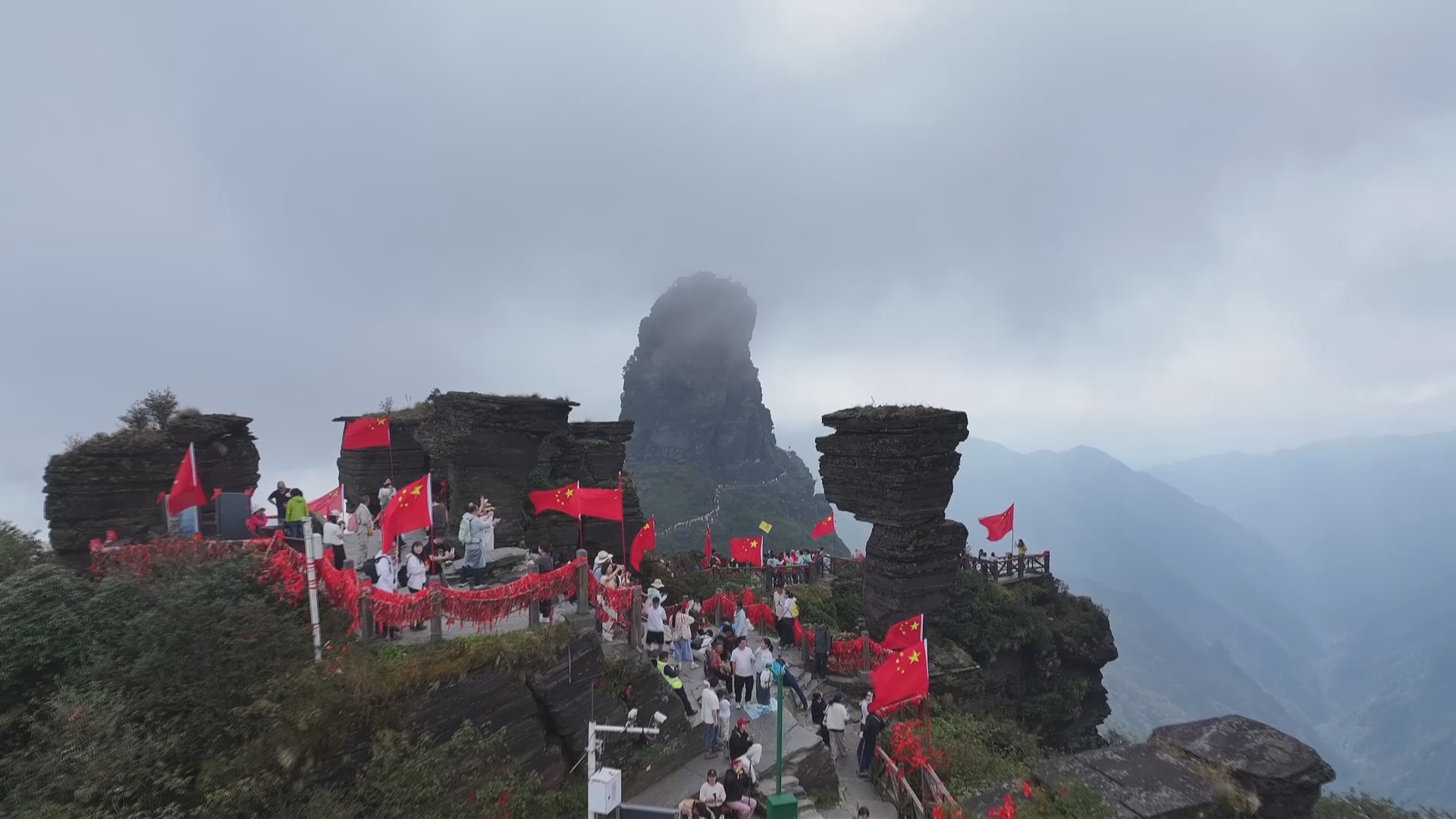 贵州新闻联播丨处处“中国红” “盛装”迎国庆 节日氛围浓