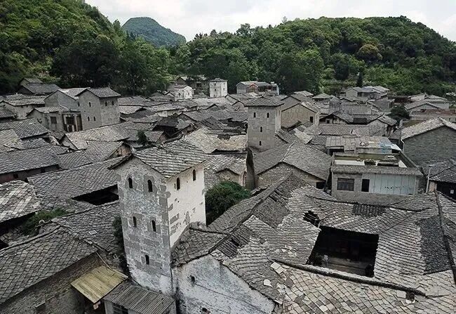 贵州村史村事·屯堡文化丨安顺本寨村：“冷兵器时代的最后堡垒”大明古风犹存