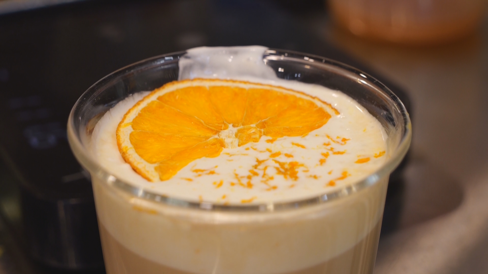 贵州新闻联播丨早咖午茶晚精酿 一口醇香催热贵阳假日消费