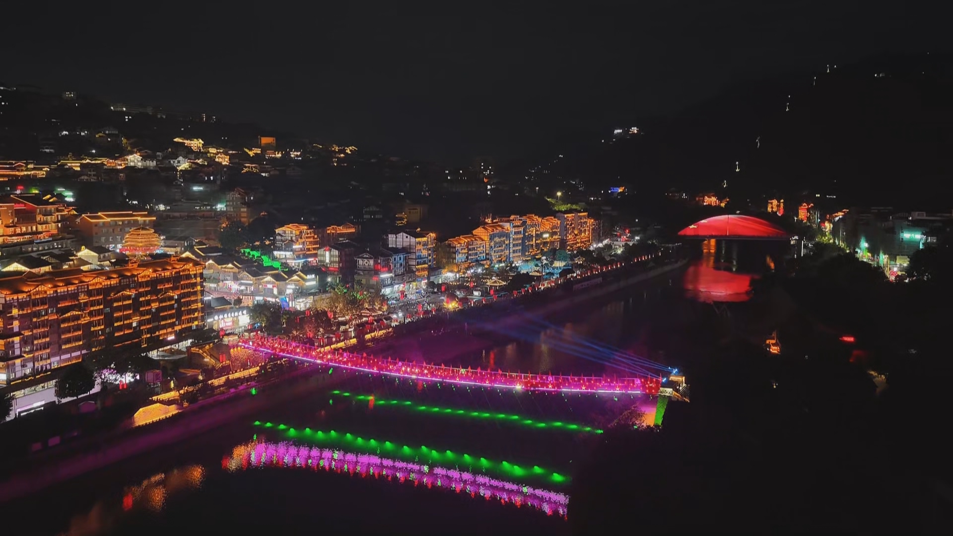 贵州新闻联播丨【假日来贵州】漫步红色古镇 沉醉悠悠酱香