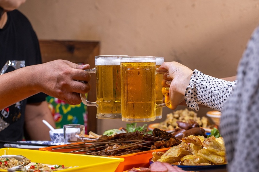 头孢停药3天能喝酒？喝茶喝醋能“刮油”？这些谣言别信