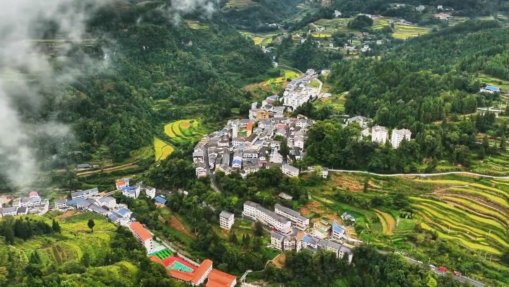 绥阳：山水蕴灵秀，云雾绘就和美乡村新画卷