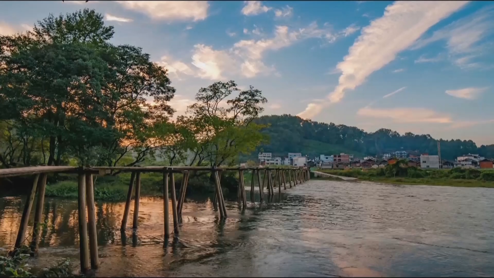 贵州新闻联播丨【万里红途 共赴新程】长征魂 同心路：把你们的名字刻进这座桥