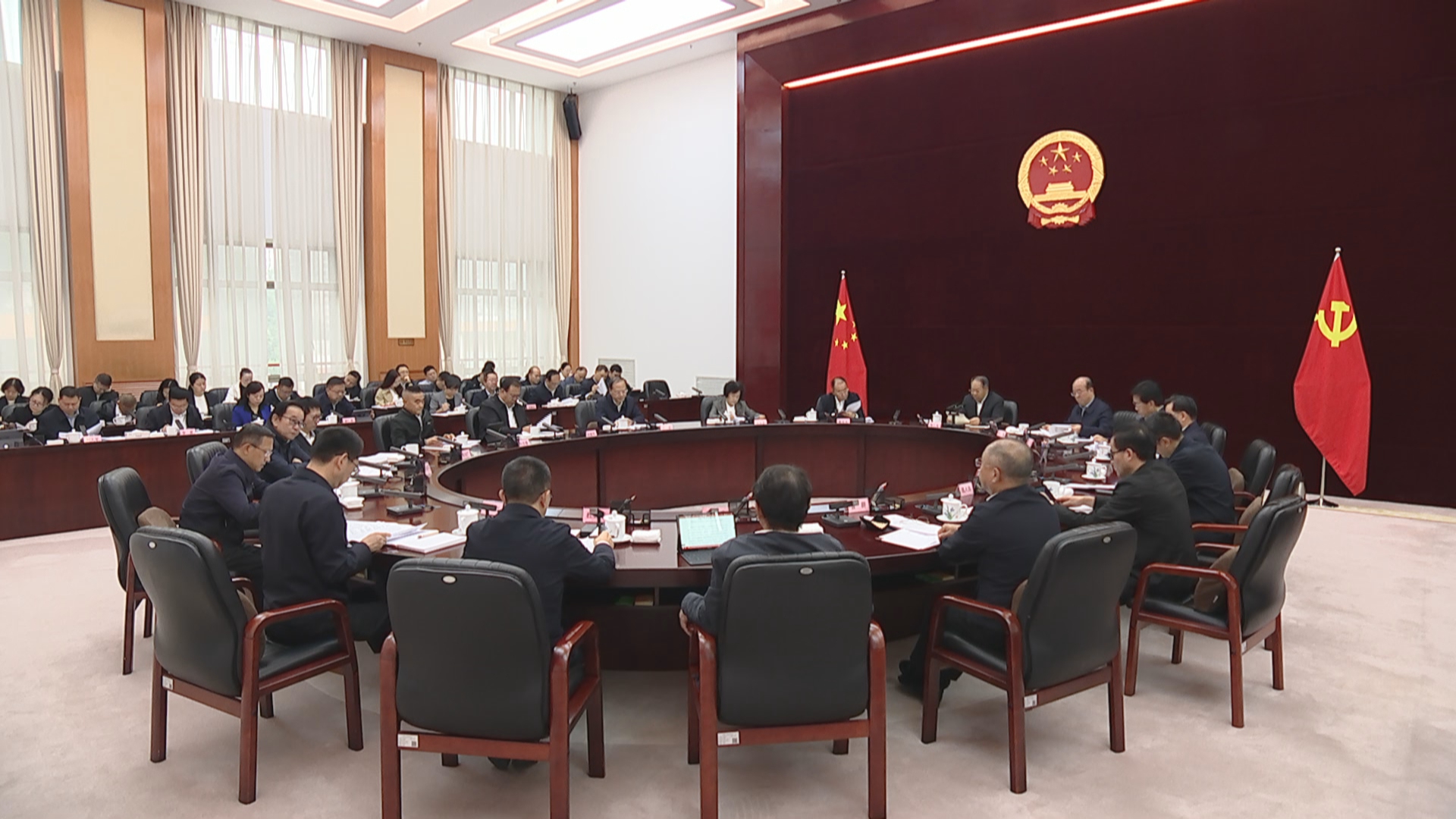 贵州新闻联播丨省人大常委会党组（扩大）会议召开 学习贯彻习近平总书记近期重要讲话重要文章精神 传达学习贯彻省委人大工作会议精神