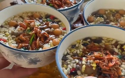 茶叶不泡水，反而下油锅？干了这一碗，秒变“大力水手”！